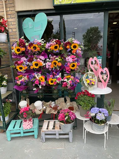 colourful bouquets - anthokipos flower shop volos 