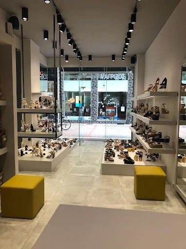 indoors - karakitsou shoes store volos 