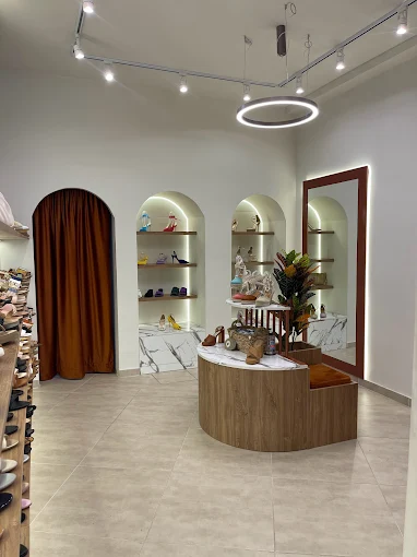 indoors - dali's boutique shoes store volos