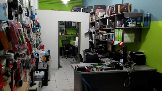 indoors  - version computer store ee volos