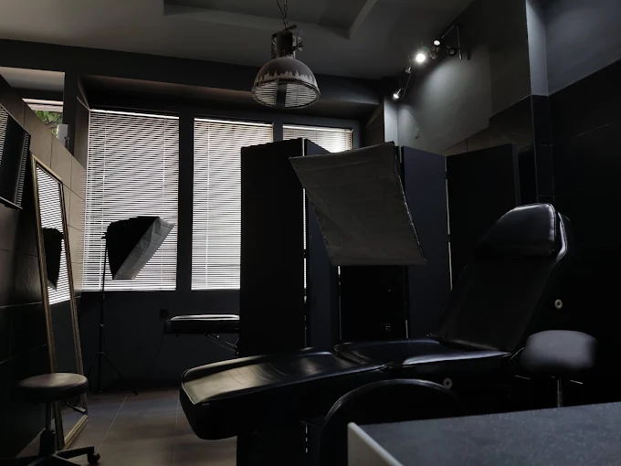 indoors  - crescent tattoo shop volos