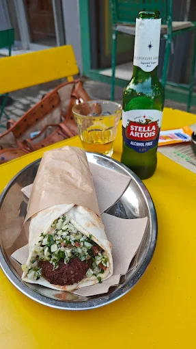 falafel sandwich  - Black Sheep Street Food volos 