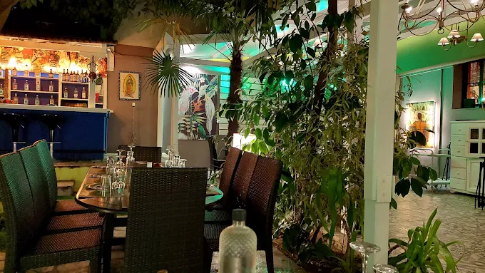 indoors - la marimba mexican restaurant volos 