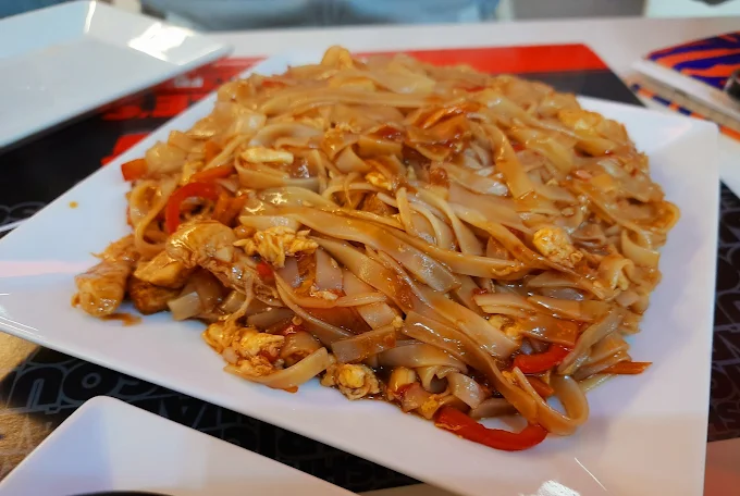 chicken noodles  - noodle's asian fusion volos 