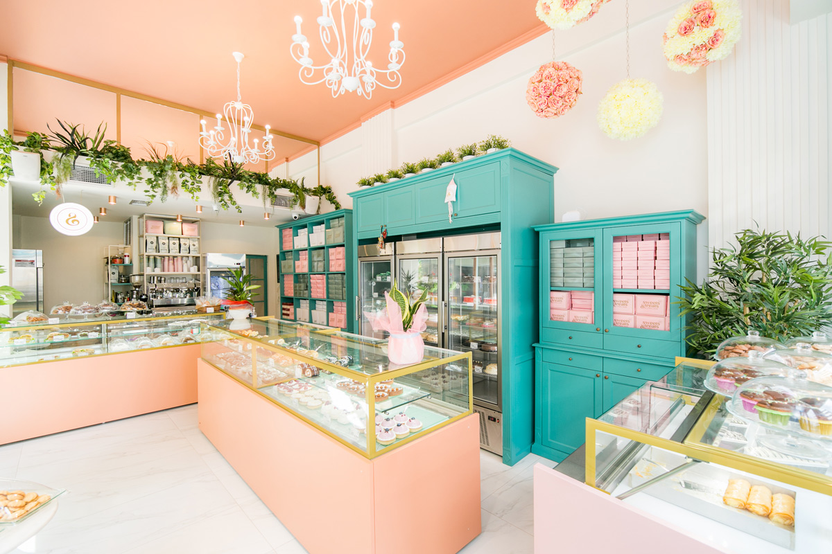 indoors - Sweets and Treats patisserie volos 