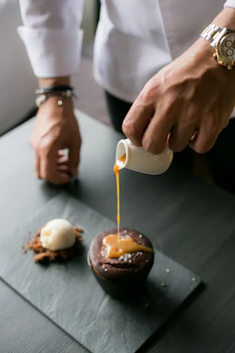 chocolate cake with salted caramel  - aithrion restaurant volos 