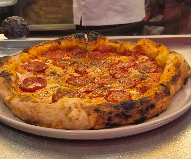 pizza with peperoni  - fermo pizzeria volos 