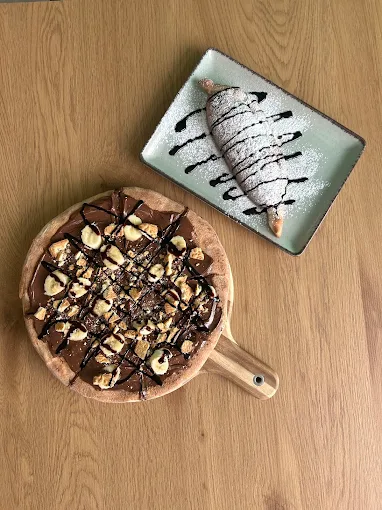 sweet pizza and calzone  - alessandro pizzeria volos 