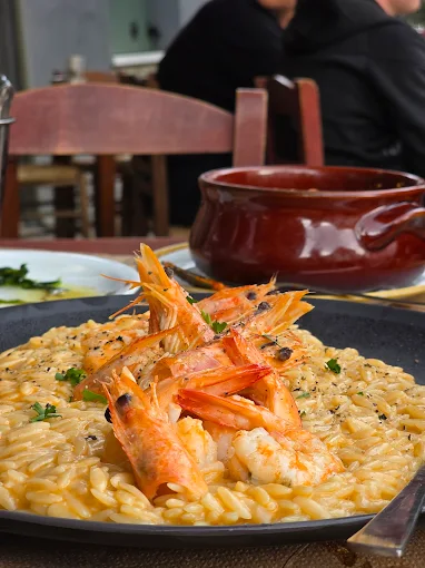 orzo with prawns  - mpoumpoukos tsipouradiko volos 