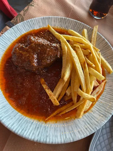meat stew with fries - to kalyvi tavern tsagkarada pelion volos