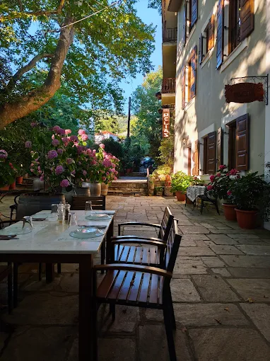 outdoors - kritsa restaurant portaria volos