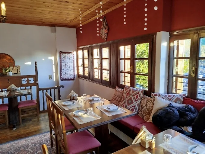 indoors - to archontiko traditional restaurant portaria volos 