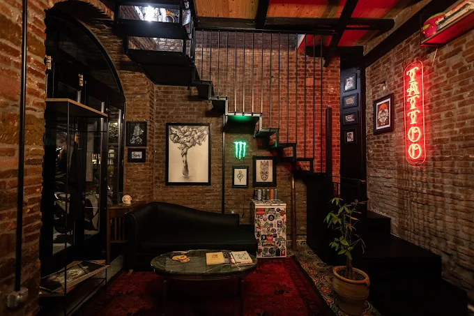 indoors - maquina sagrada tattoo studio trikala 