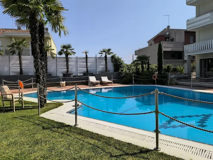 outdoors pool - aeton melathron hotel trikala