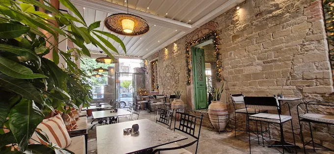 indoors  - nolo cuisine restaurant trikala