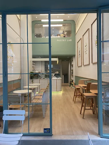 indoors  - keyk pastry lab trikala