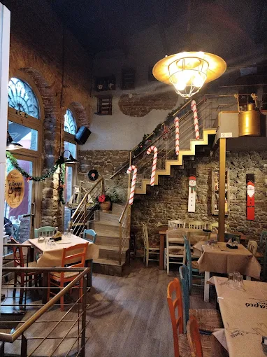 indoors - o rokario tavern trikala