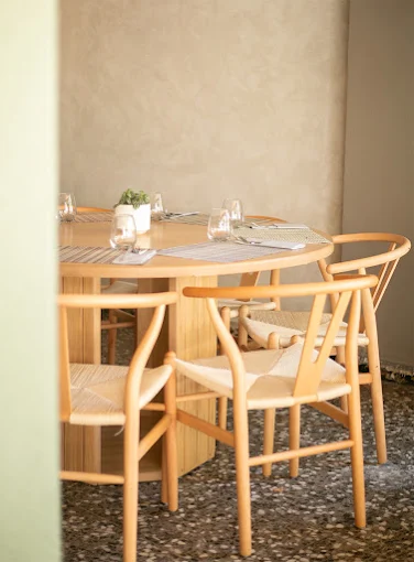 indoors - vittoria pizzeria trattoria italiana trikala 