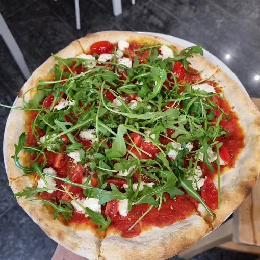 rocket pizza - vittoria pizzeria trattoria italiana trikala 