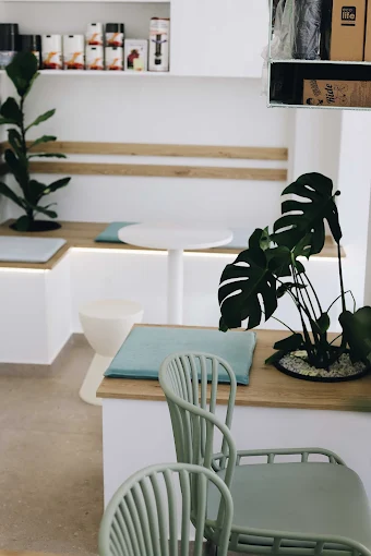 indoors - flow coffee karditsa