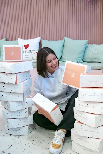 packaging  - rook's pastry lab karditsa