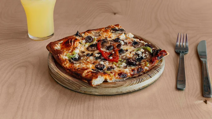 greek style pizza - pizza paolo pizzeria xanthi