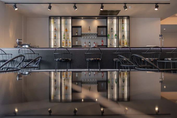 bar - shizen wellness hotel drama 