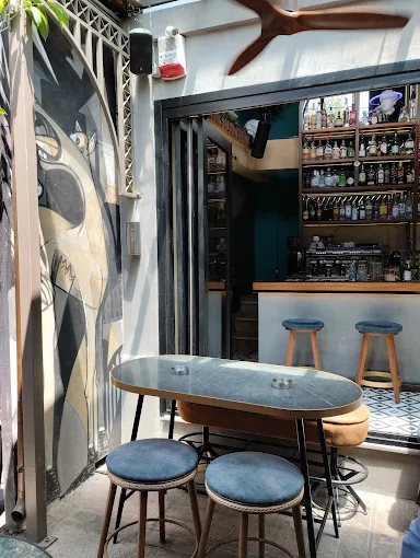 outdoors seating - guernica cafe bar drama