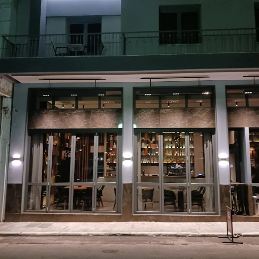 outdoors - la vigne wine bar drama