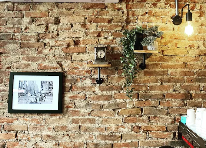 decoration - sweet bee-eater coffee store drama