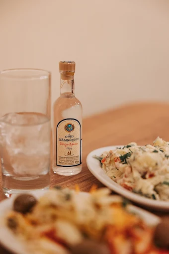 ouzo - stigmes mezedopoleio drama