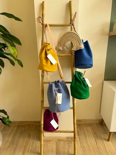 handbags  - pineza concept store alexandroupoli