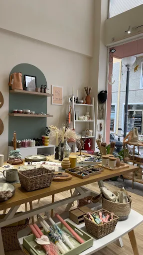 indoors  - pineza concept store alexandroupoli