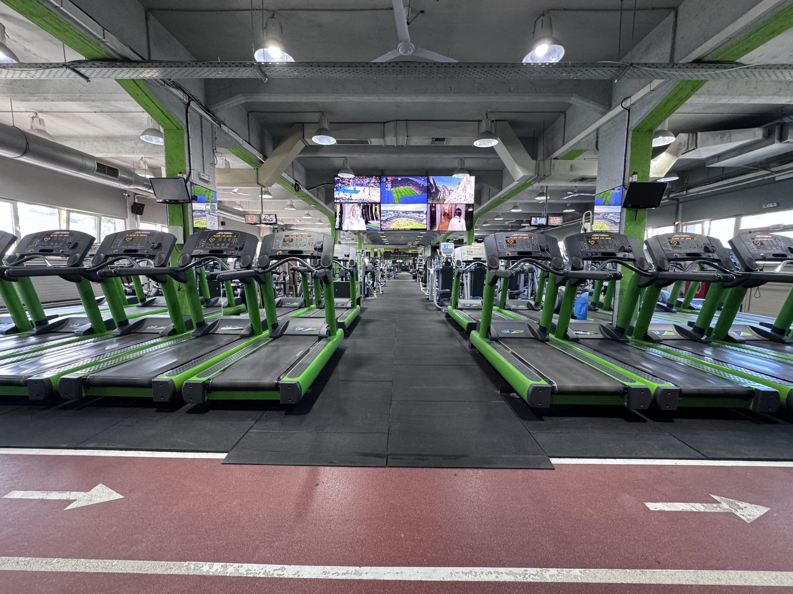 indoors gym - life fitness center