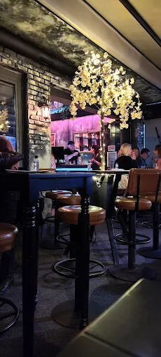 indoors  - cohen bar alexandroupoli