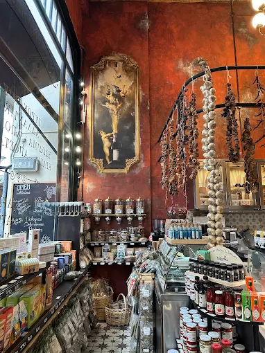 indoors - omen deli and wines alexandroupoli