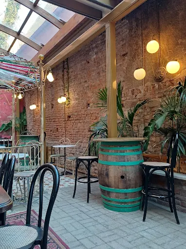 outdoors seating  - omen deli and wines alexandroupoli