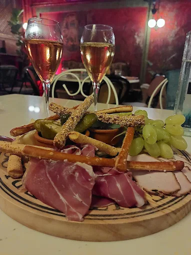 wine plateau  - omen deli and wines alexandroupoli