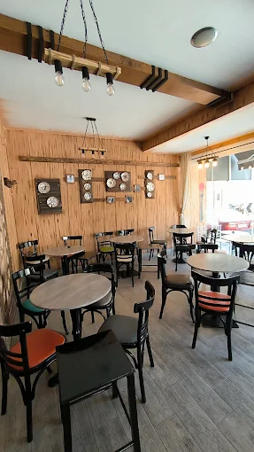 indoors  - toso oso ouzeri alexandroupoli