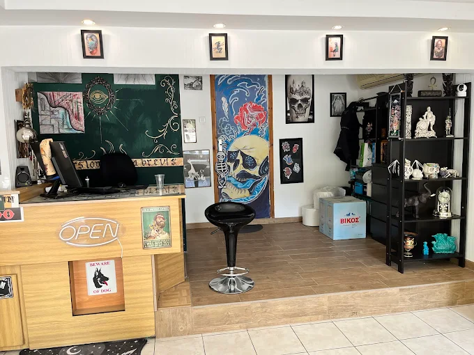 indoors - Under the Gun Tattoo studio