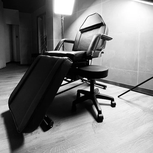 indoors - bad apple tattoo studio komotini