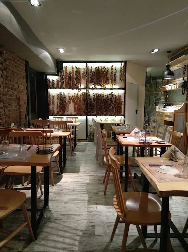 restaurant  - pantopoleio sto roloi komotini
