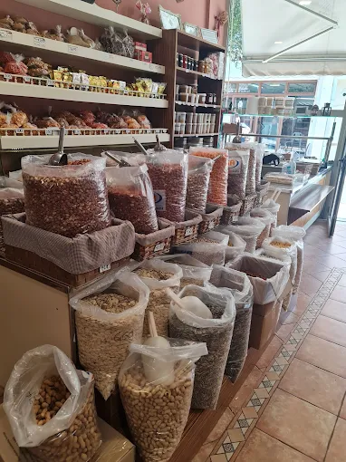 indoors  - sousami tachynopoiia tzelepidou local products store 