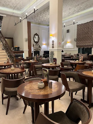 indoors seating  - leschi komotinaion coffee store komotini 