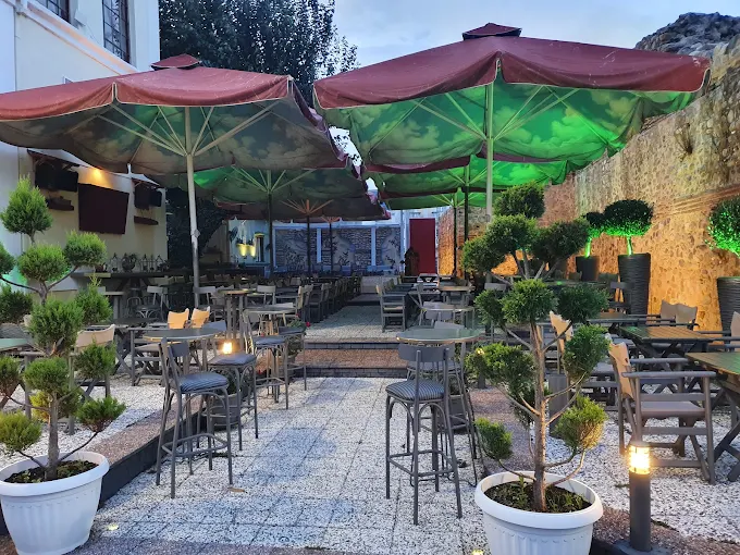 backyard  - leschi komotinaion coffee store komotini 