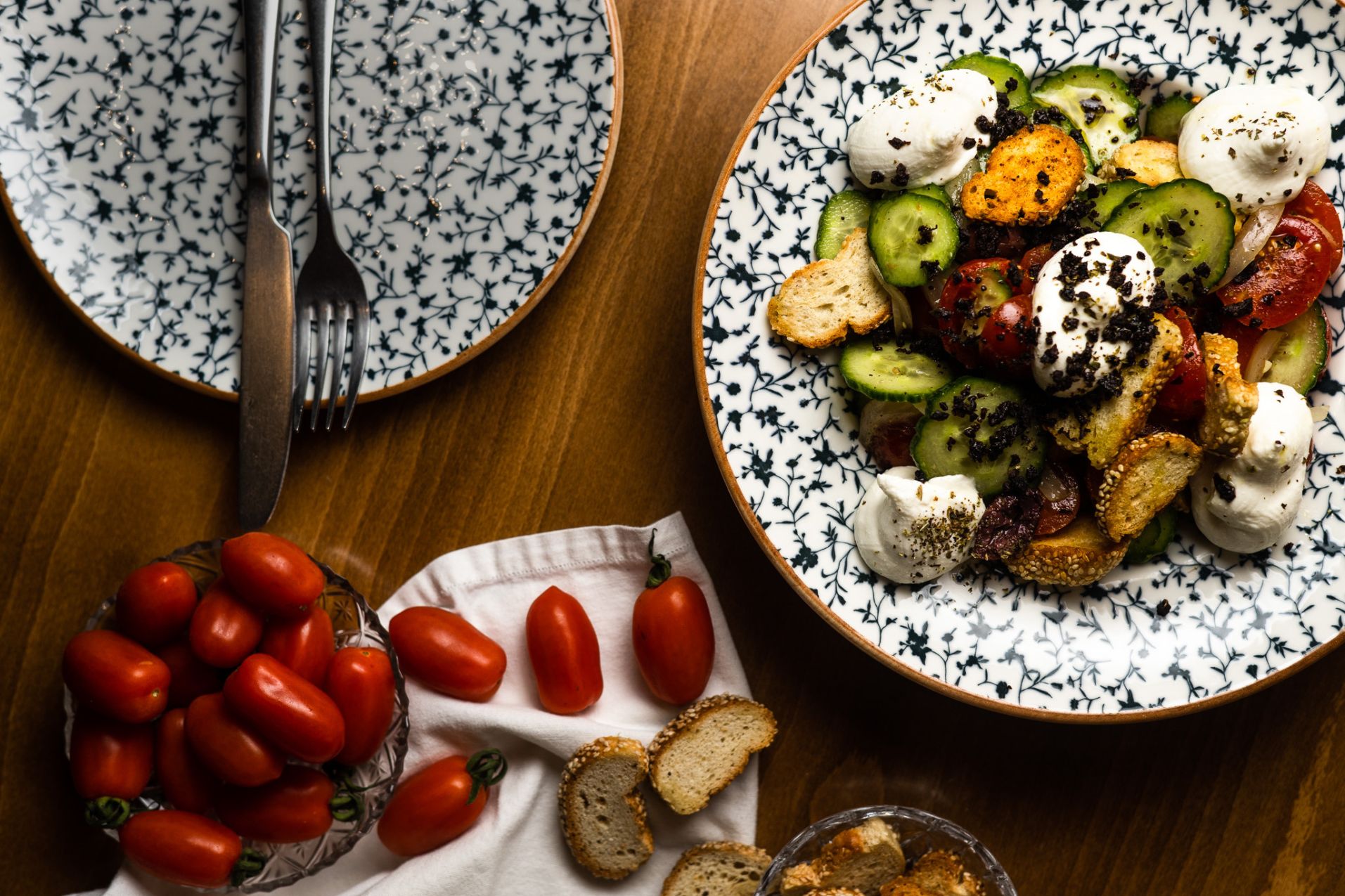 greek salad  - konkase restaurant komotini