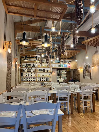 indoors - arnemousi restaurant komotini 