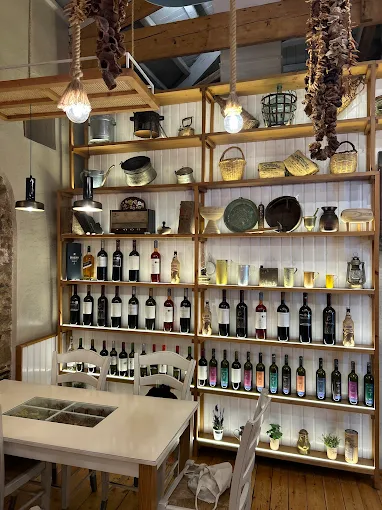 decoration - arnemousi restaurant komotini 