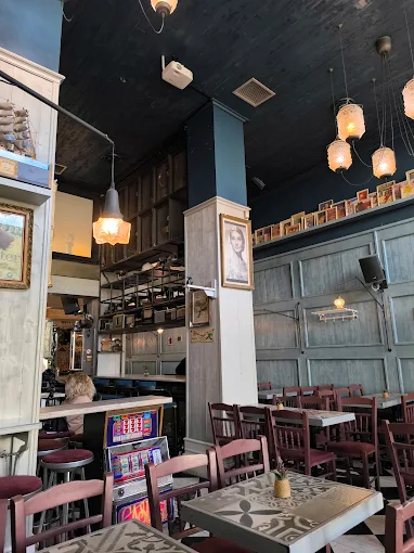 indoors  - masali kafeneion komotini