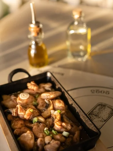 wine with mushrooms - san to alati restaurant komotini